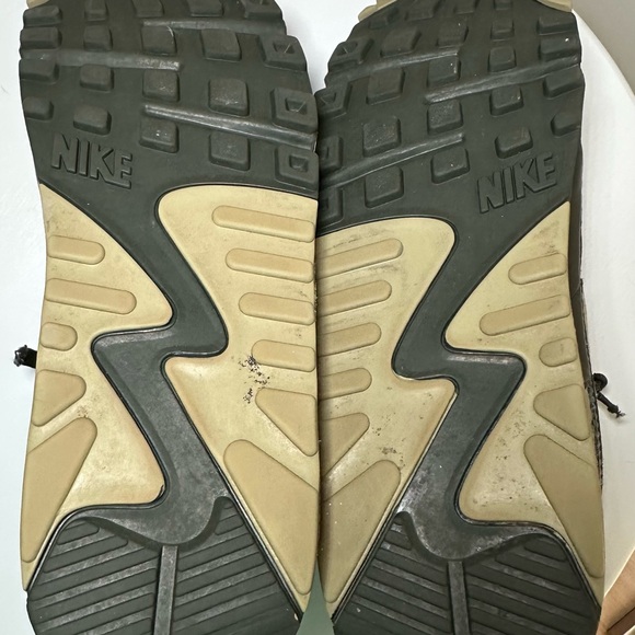 Nike Green and Black Sneakers with Air Max Sole - Picture 6 of 11